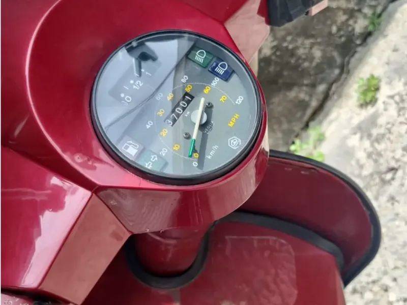 PIAGGIO VESPA SPEEDOMETER COVER