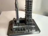 Cohete espacial con torre de lanzamiento – Modelo 3D-3