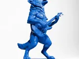 The guitar-playing wolf-2