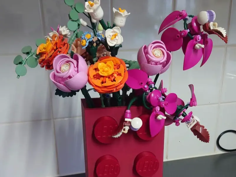 Lego Vase - Scaled 4x2 For Lego Flowers - 780% Scale
