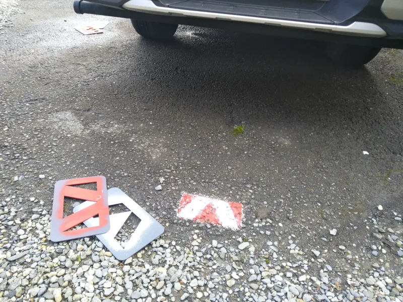 Targets for precise emergency vehicle parking