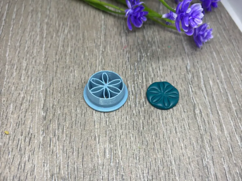CIRCLE FLOWER CLAY CUTTER