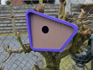 Birdhouse bungalow