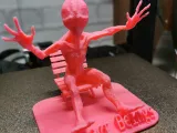 Soporte para teléfono 'Being' - Mini alienígena sosteniendo el teléfono.-6
