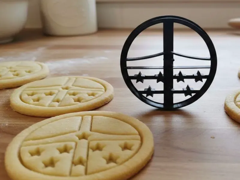 Tiara WonderWoman cookie cutter