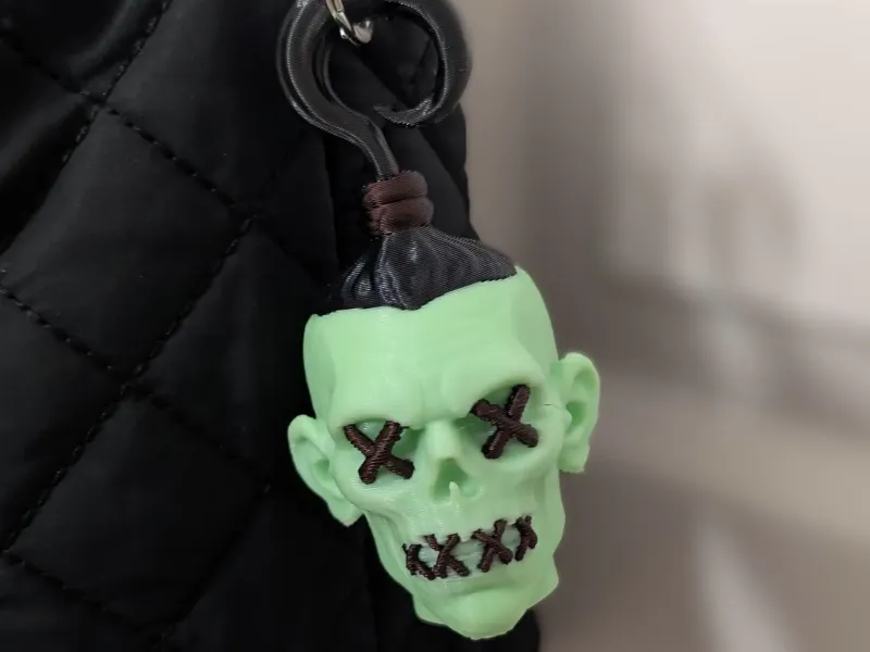 Shrunken Head Keychain – Halloween Accessory