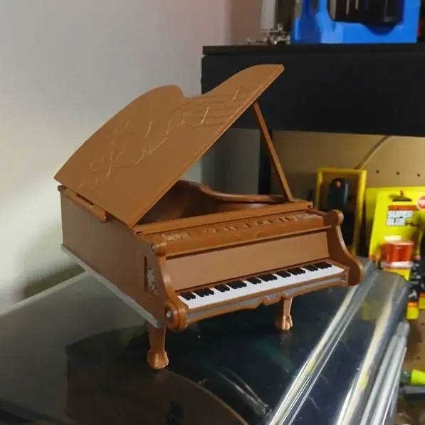 Eskimo Grand Piano Box