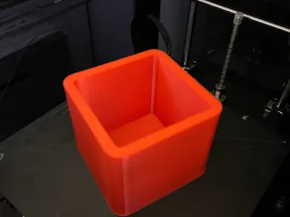 Square container