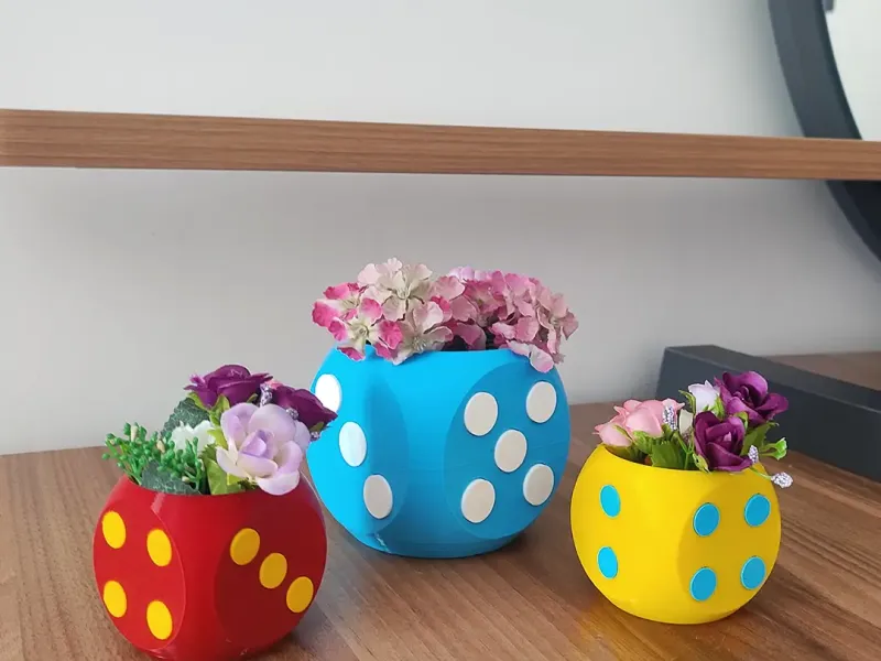 VASE À FLEURS EN DÉS