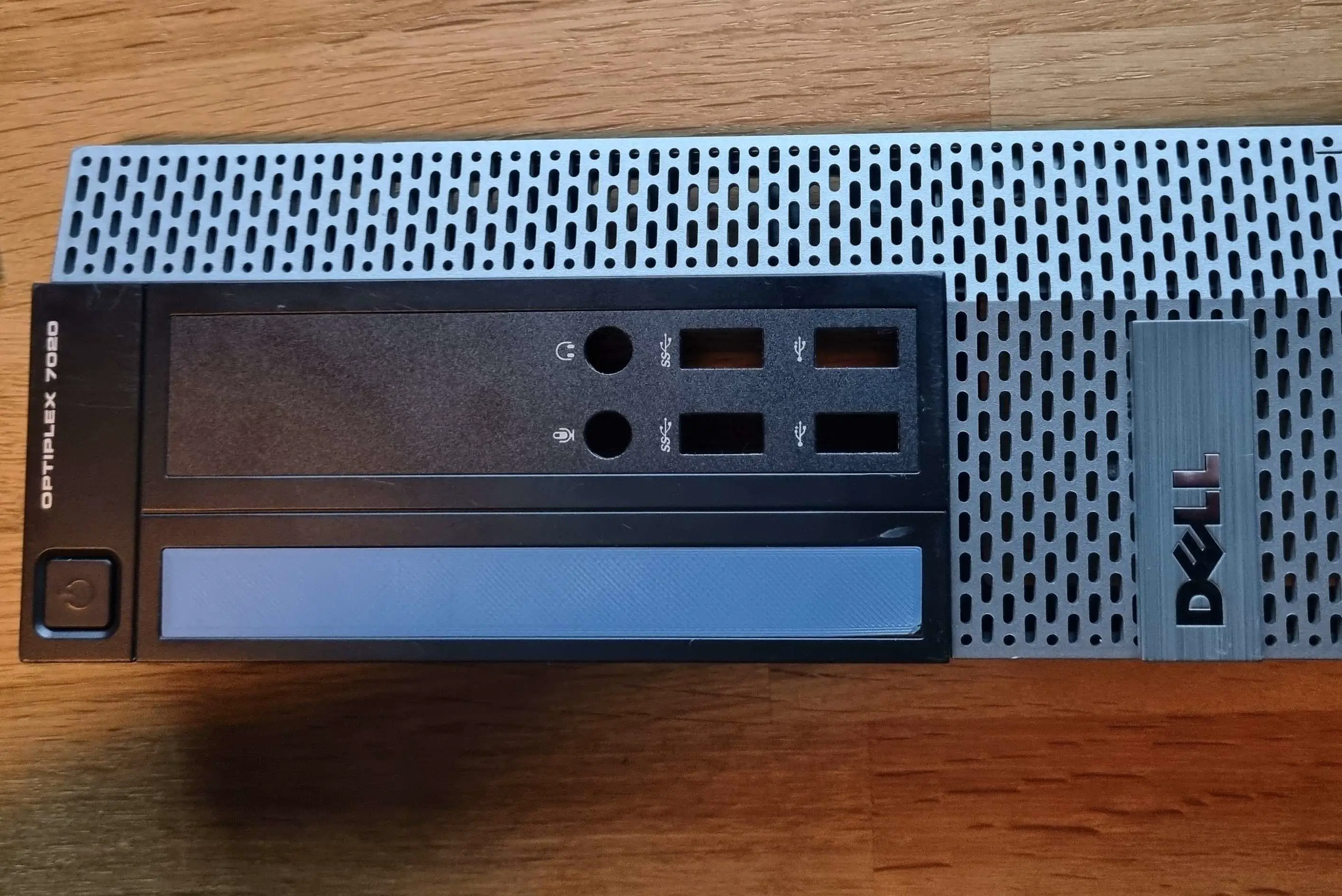 Optiplex ODD(Optical disc drive) cover.