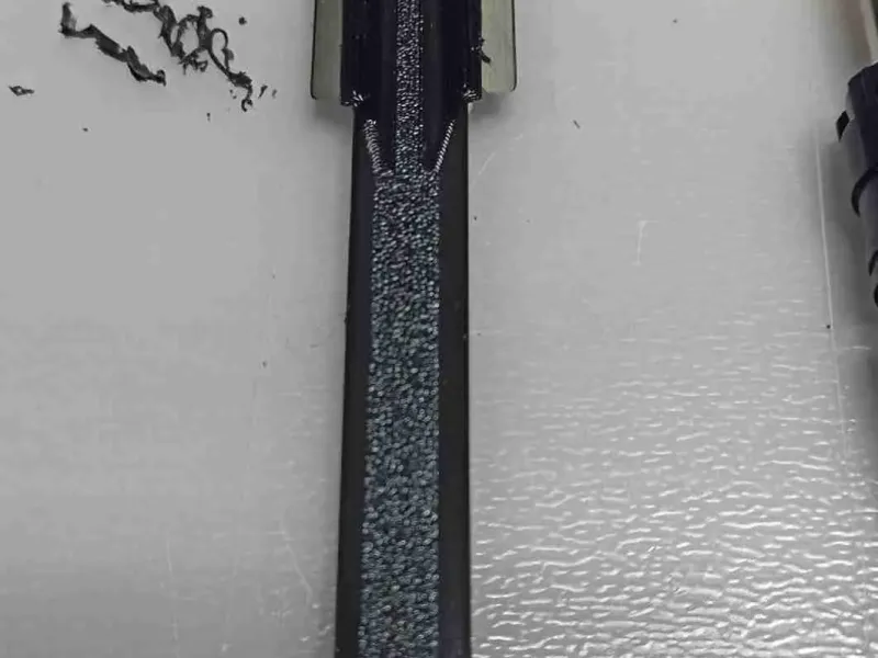 Bastelmesser mit Rasierklinge / Coltello artigianale con lama di rasoio