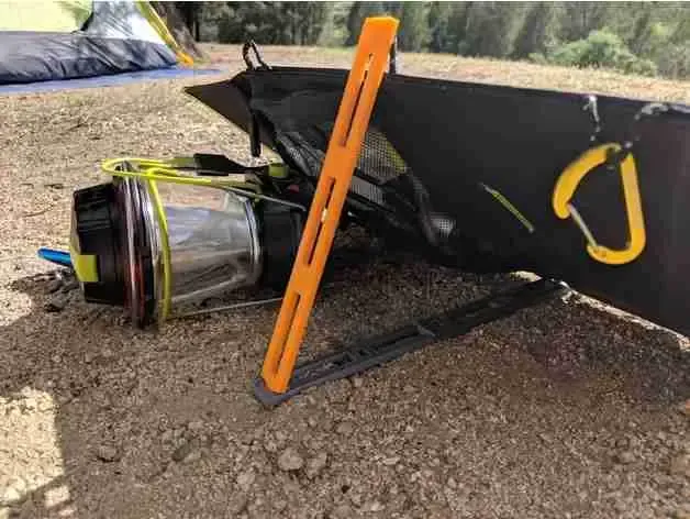 Suporte para painel solar graças a catinator em thingiverse.com