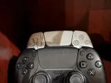 Duel PS5 Controller Holder-2