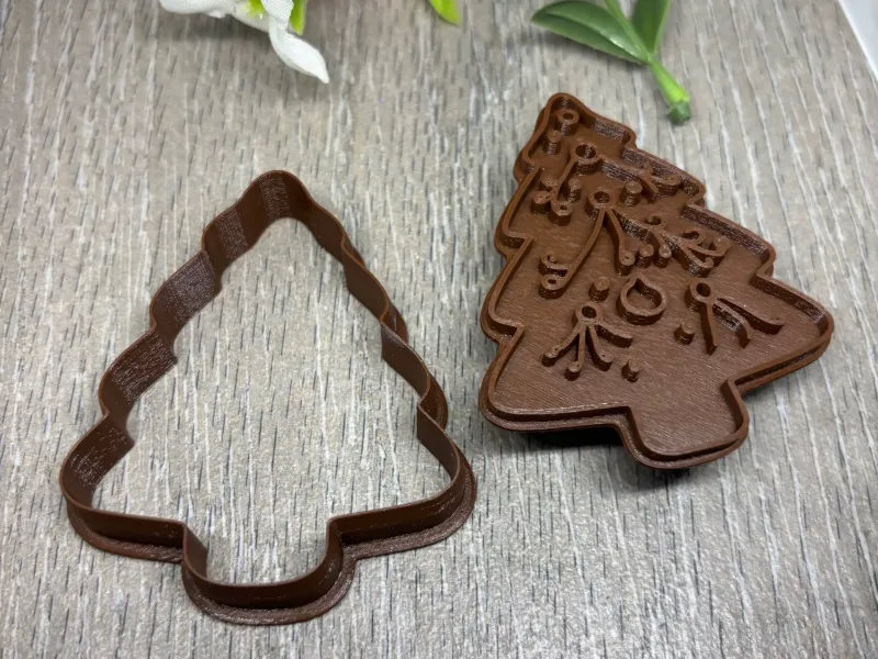 CHRISTMAS TREE COOKIE CUTTER