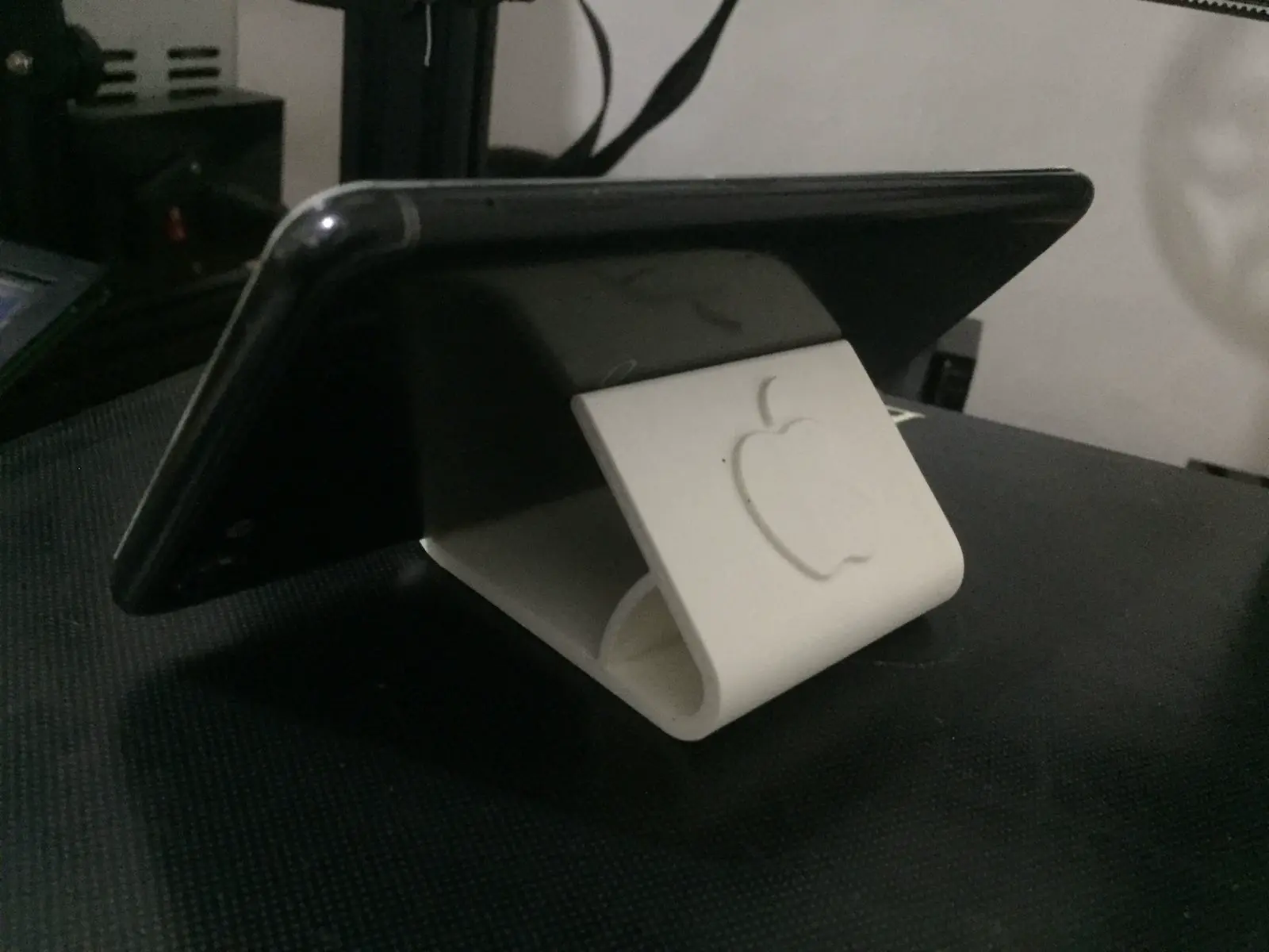 APPLE PHONE STAND