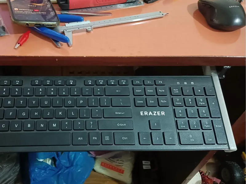 伸缩键盘导轨 Retractable keyboard guide rail