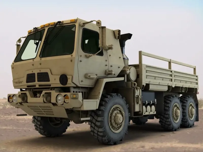 Veicolo tattico medio FMTV dell'esercito.