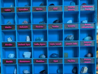 Collection Holder - suitable for rock collections