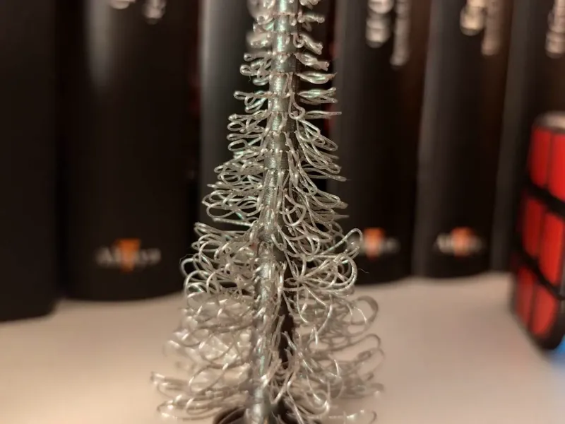 Árbol de adornos navideños
