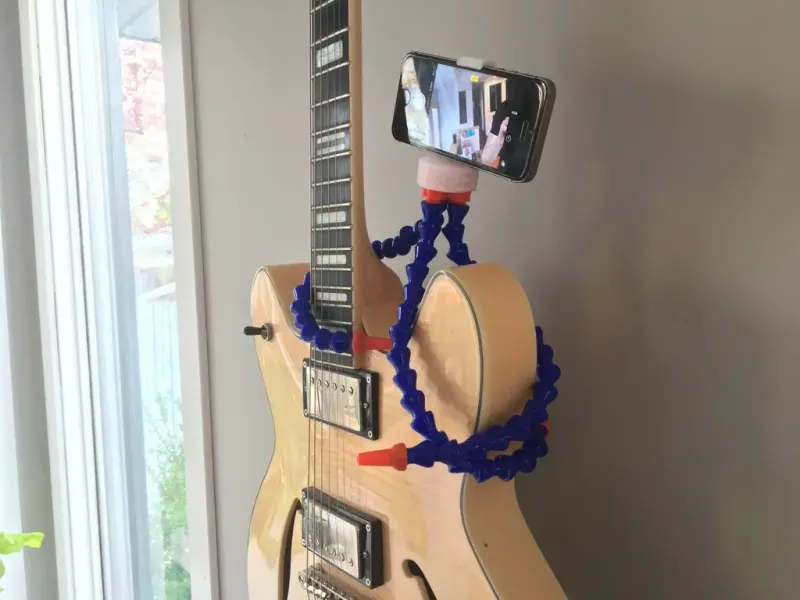Phone Tripod (updated to fit most phones!)