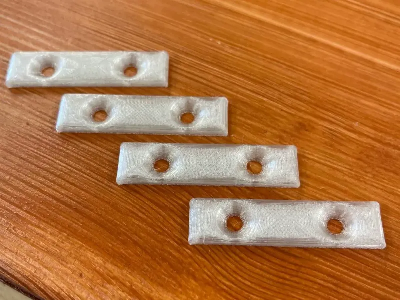 Befestigungsleiste. 50 x 12 mm, 4 mm Senkschrauben