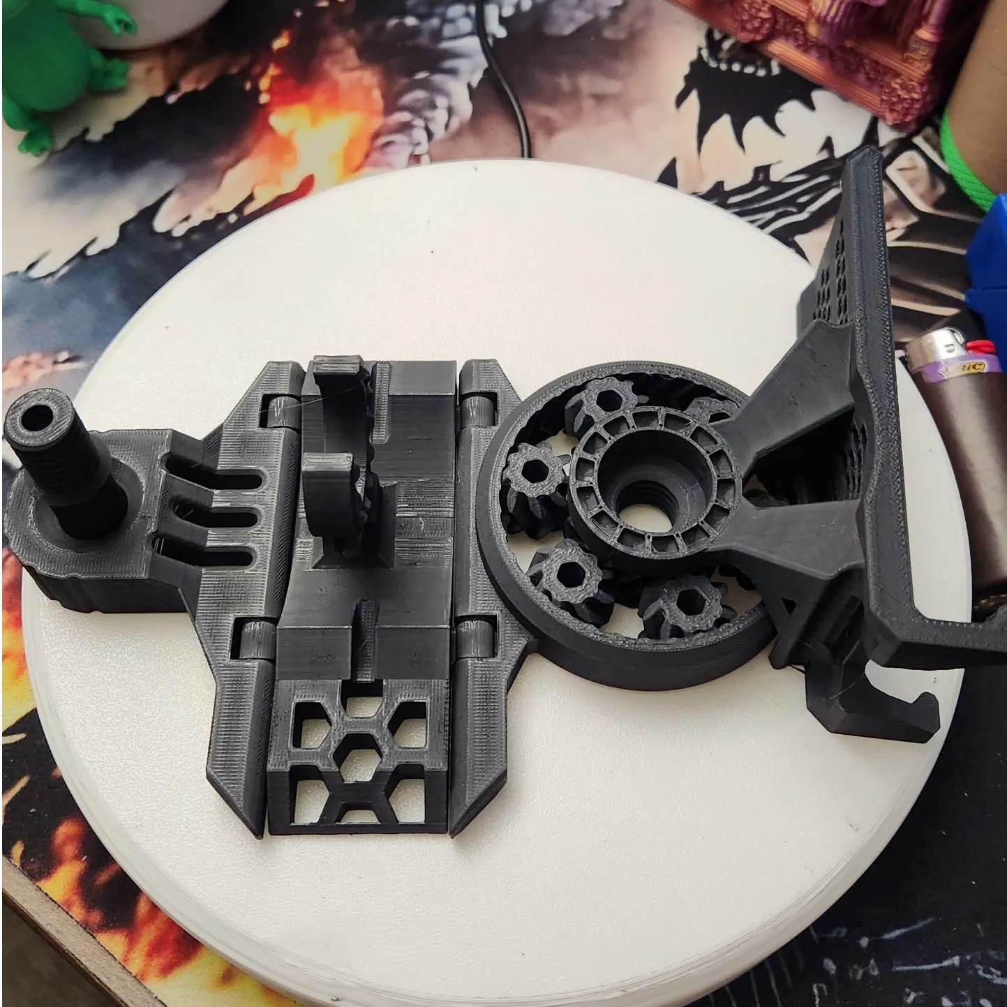 Print in place one piece adjustable phone stand