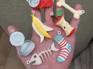 Decoration from a trash