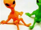 alien phone stand -1