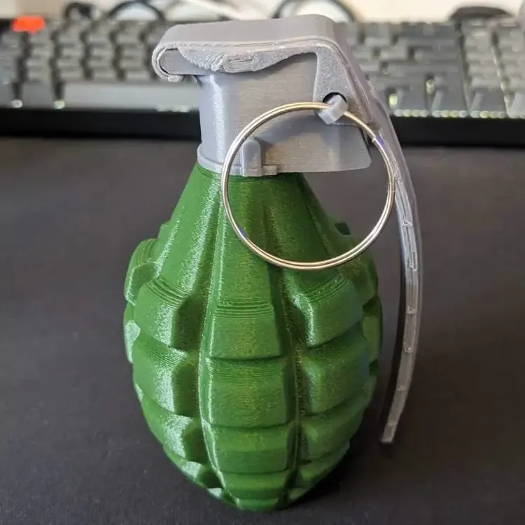 Grenade Mk2 | Reproduction grandeur nature