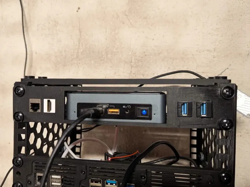 Intel NUC 8 Slim 1U 10" Rack Mount