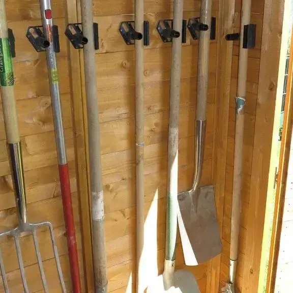Suporte para ferramentas de jardim