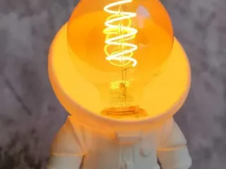 Astronauta lámpara 🪔