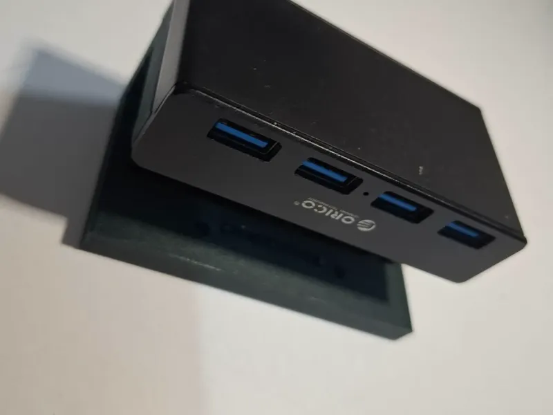 SUPPORT POUR HUB USB