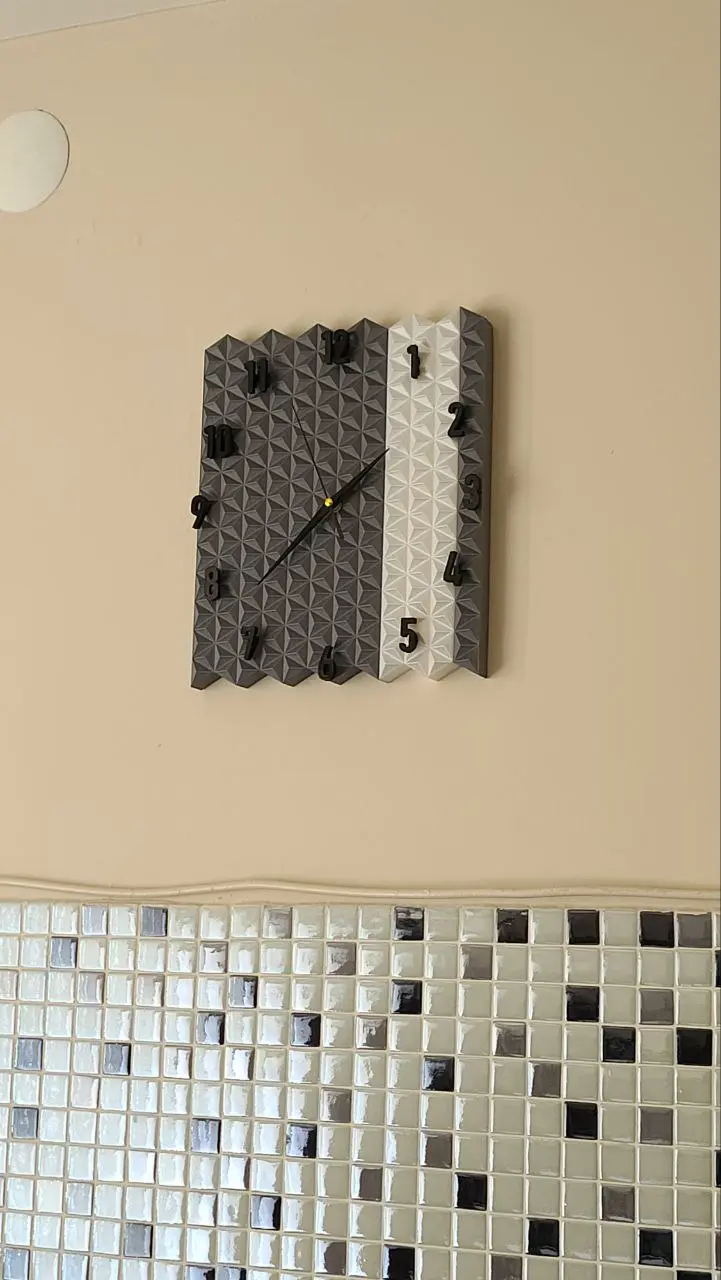 RECTANGLE WALL CLOCK -TRIANGLE PATTERN-