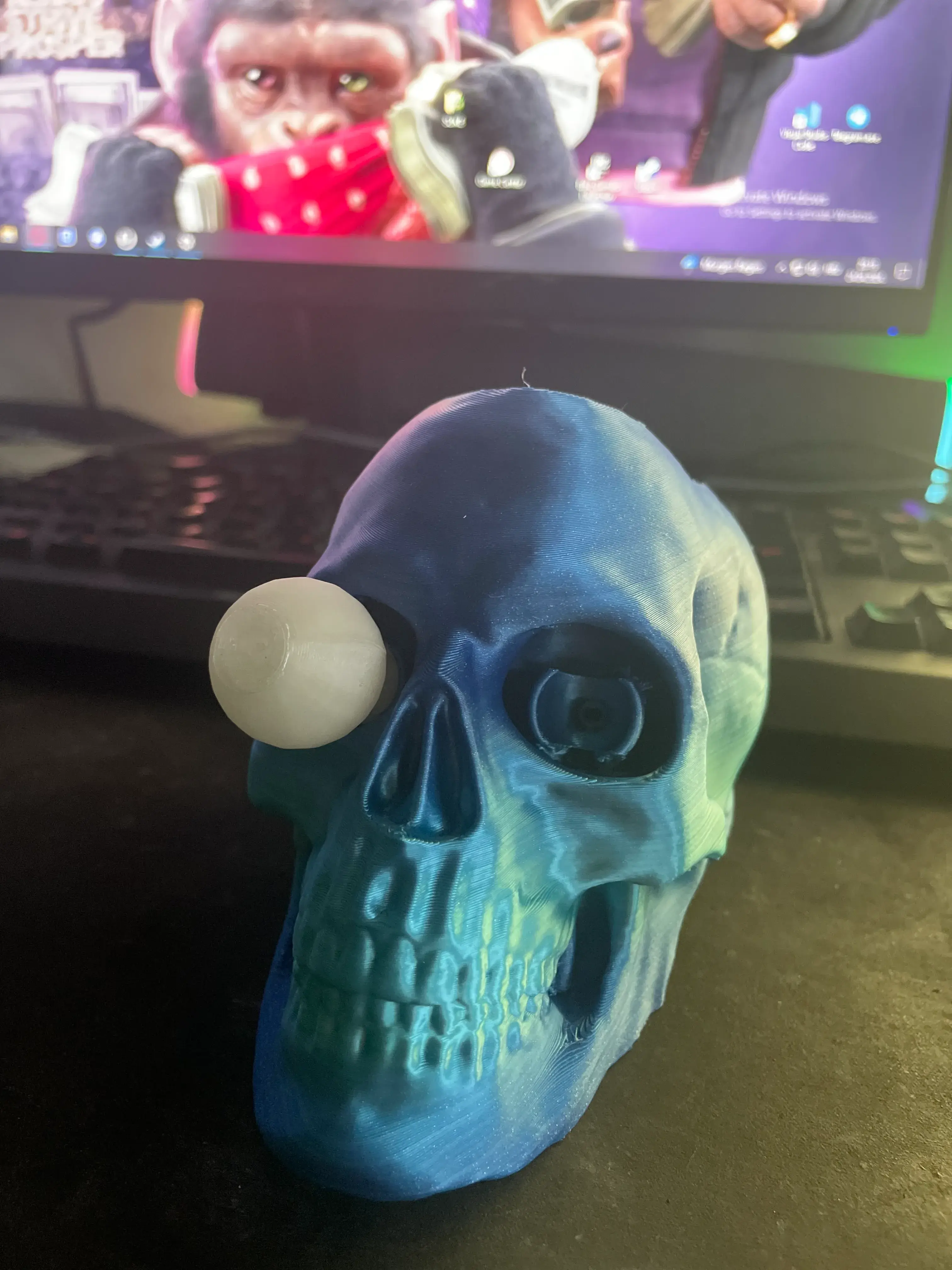 Skull Pen Holder ( Articulated Eyes )