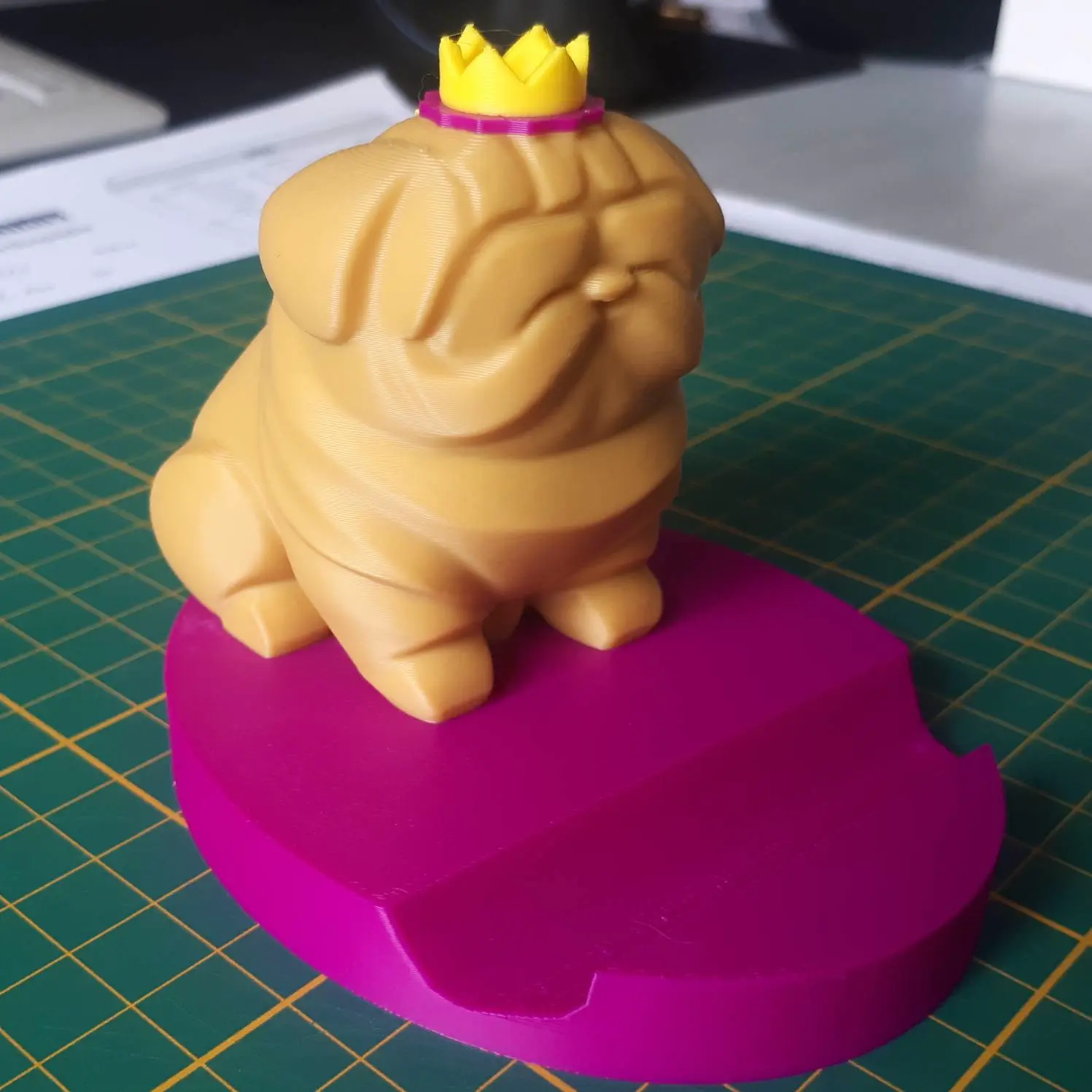 Little Pug Princess Phone Holder