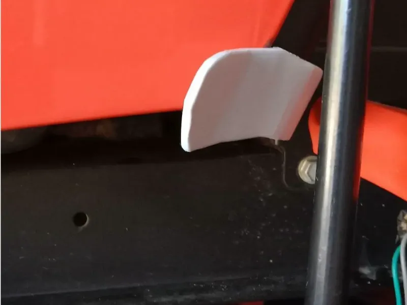 Réparation plus durable pour le capot du tracteur tondeuse