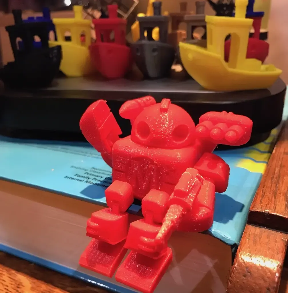 Makerbot Robot - weaponized & wider joints