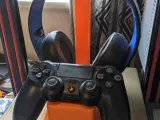 Headset & Controller Stand-1
