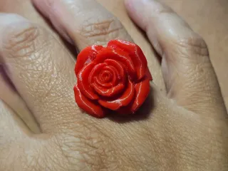 (Mejorada) Anillo con una rosa