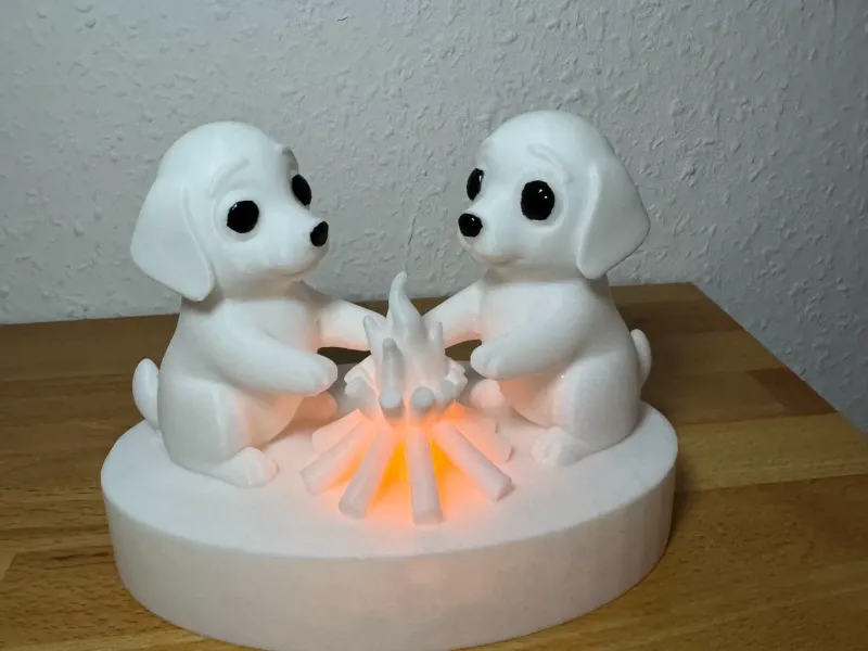 „Hundekumpels am Lagerfeuer“ – Stimmungsvolles LED-Deko-Mode