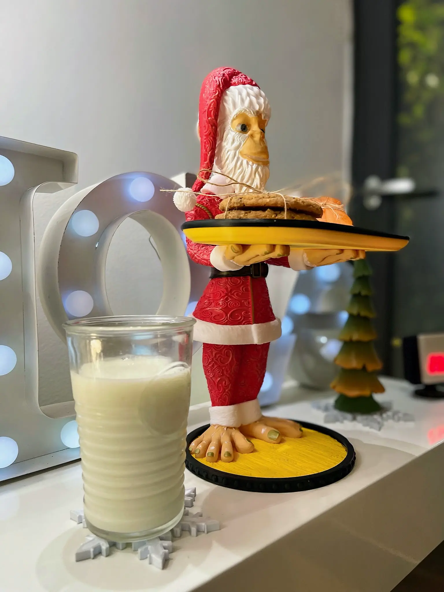 SANTA MONKEY BUTLER-TRAY