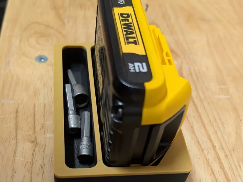 DEWALT 20V MAX 2AH Gridfinity Holder + Additional Storage
