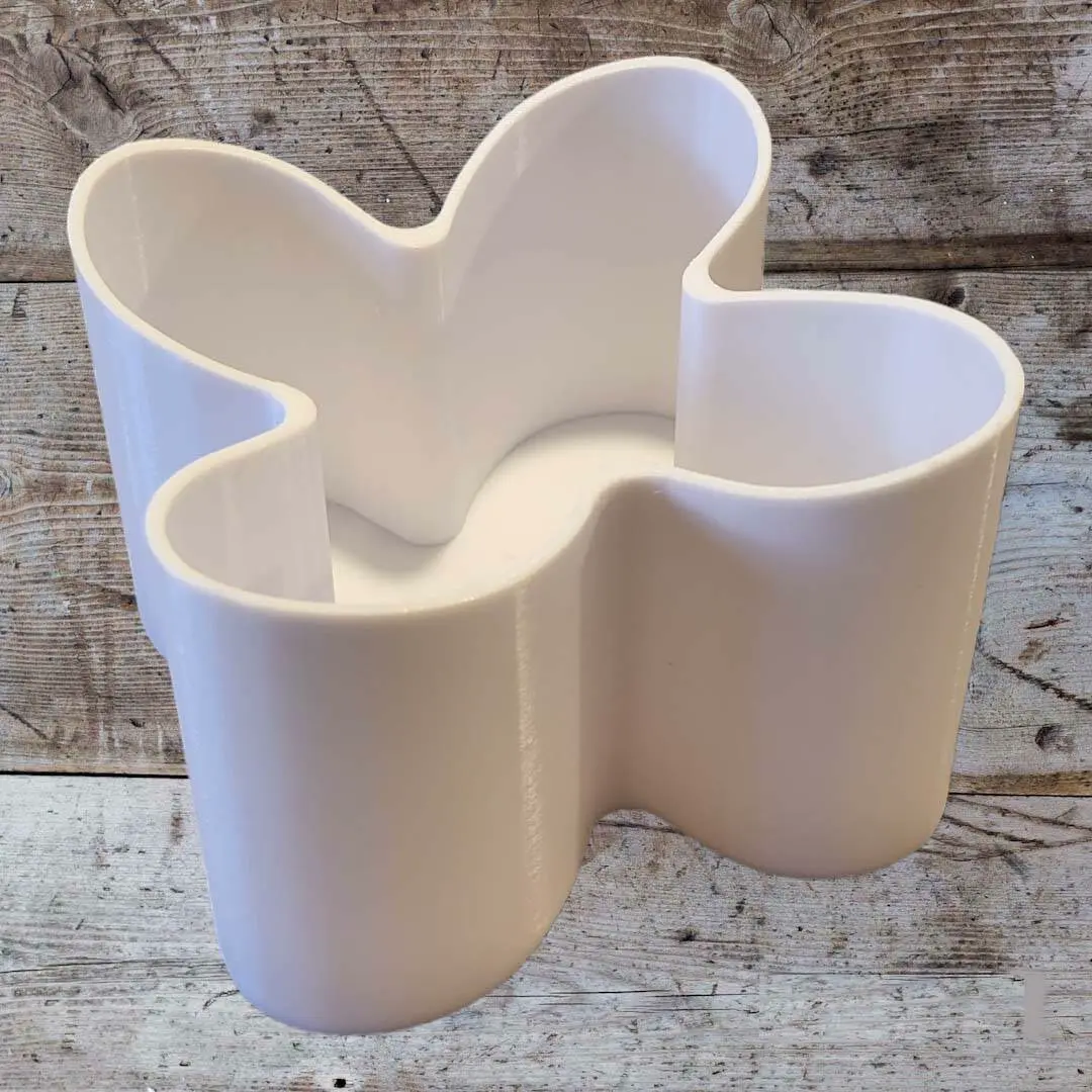 Four clover remote holder