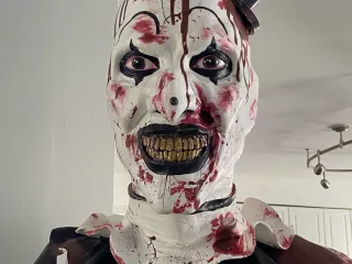 Life-Size Art the Clown – Full Horror Display Model