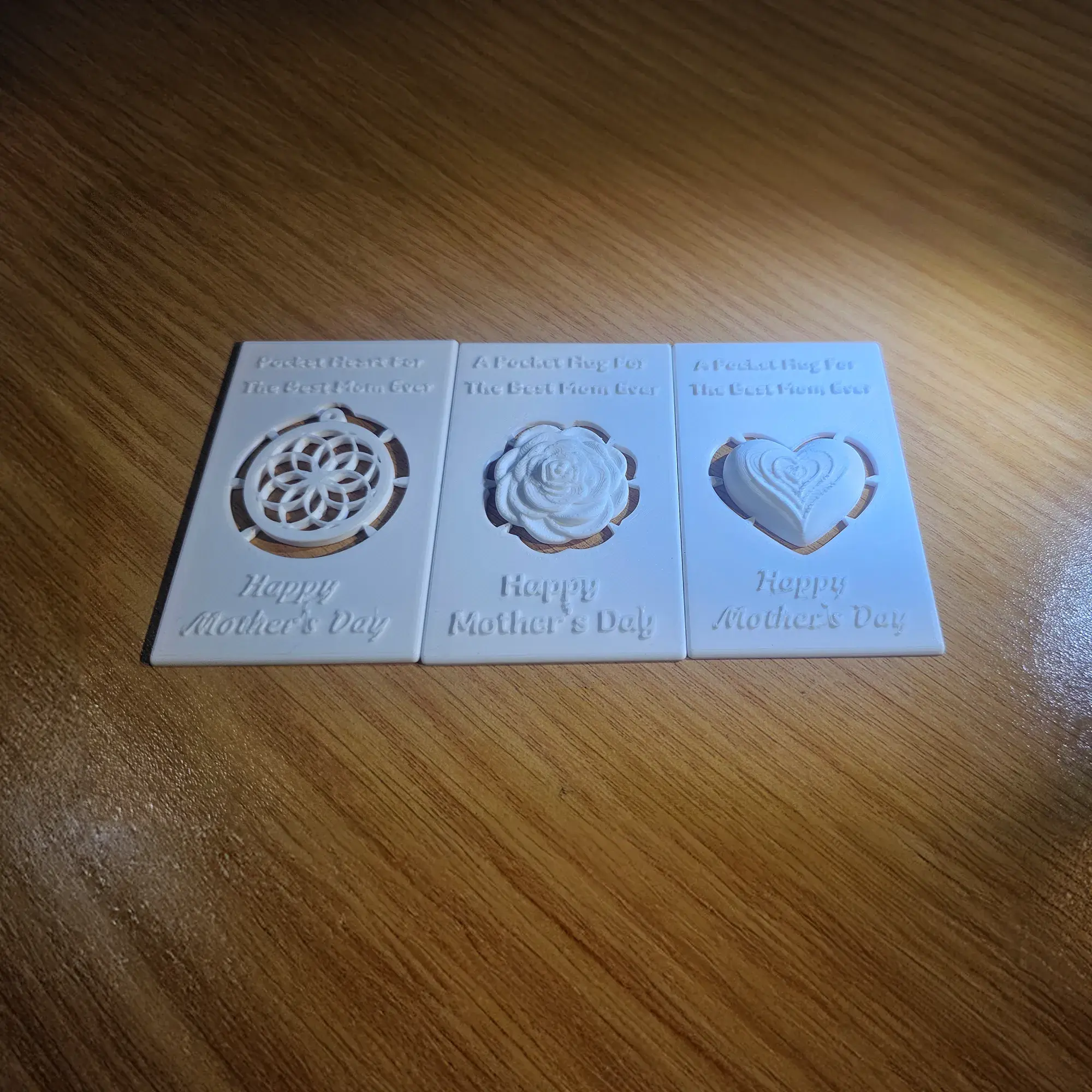Mom's Mini Keepsakes: Pocket Hugs for Mother's Day