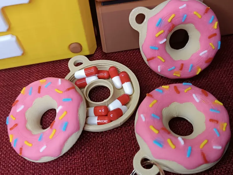 Portachiavi a ciambella e portapillole | Gadget divertente portapillole