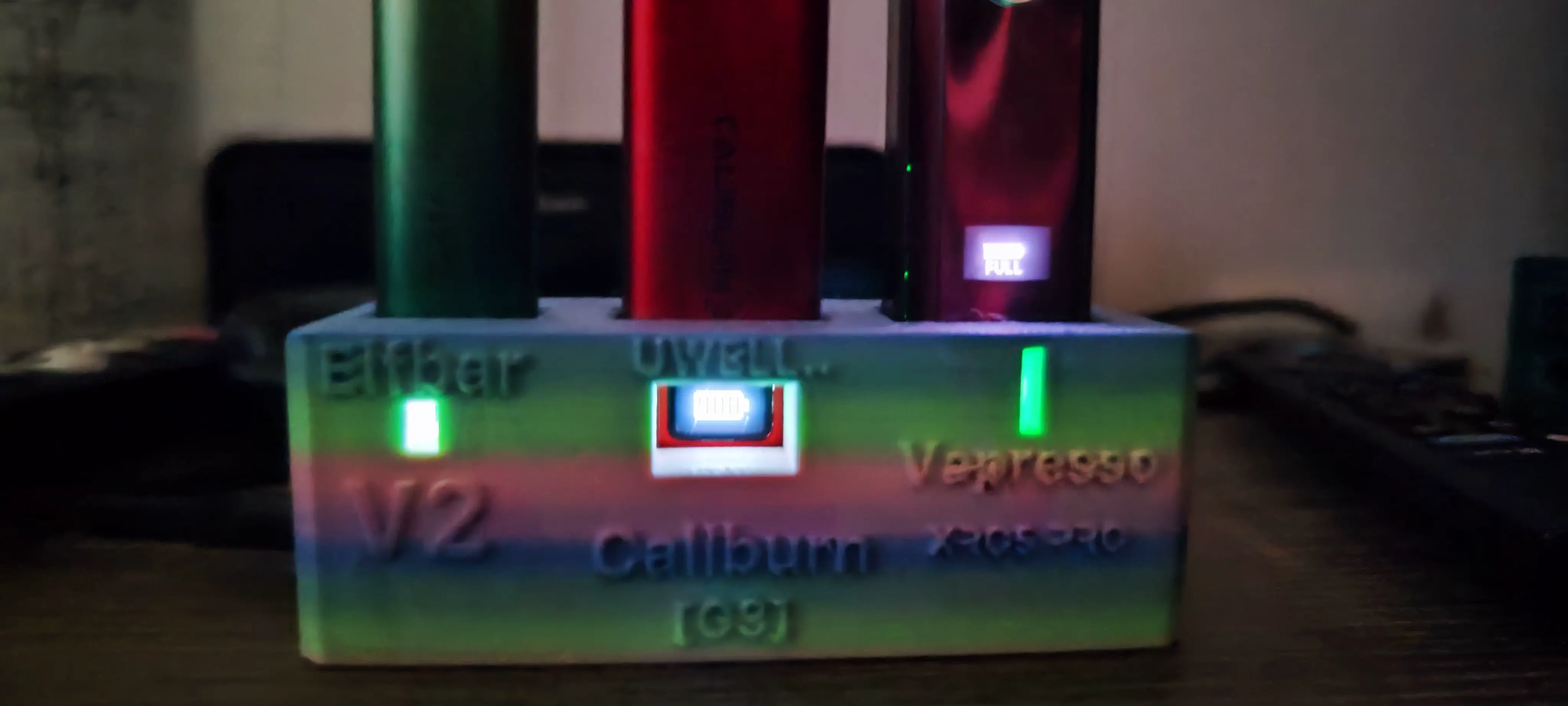 Ladestation Elfbar V2 / Uwell Caliburn G3 /Vapresso XROS Pro