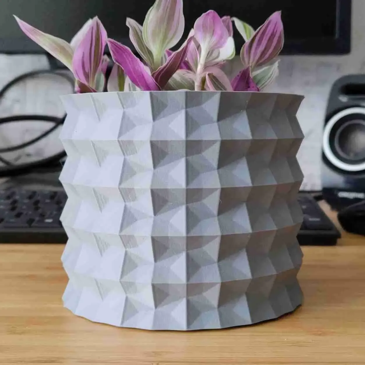 Tradicional Origami flower Pot and Planter for your plants