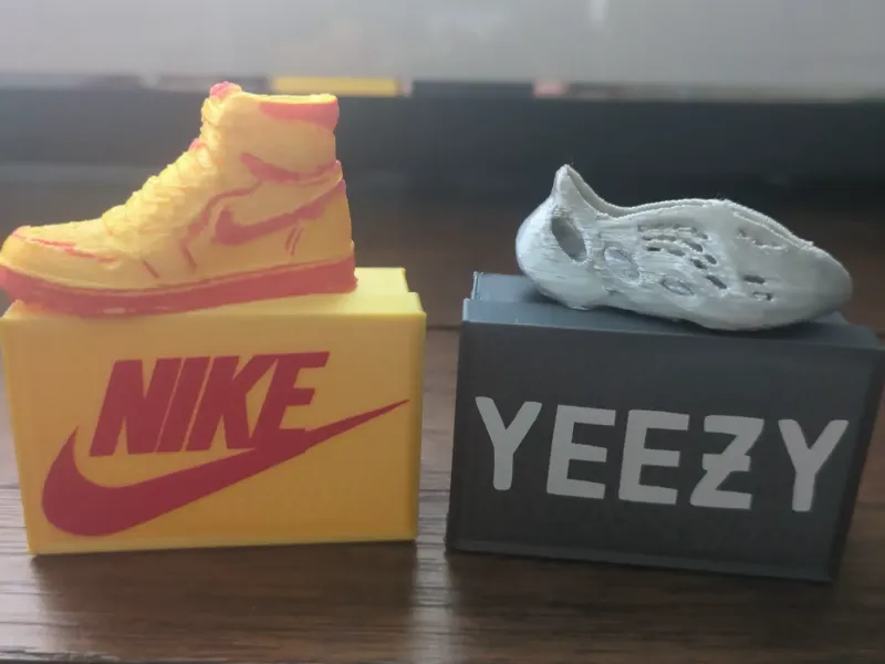 Show box (Nike/underarmor/jordan what ever you what)
